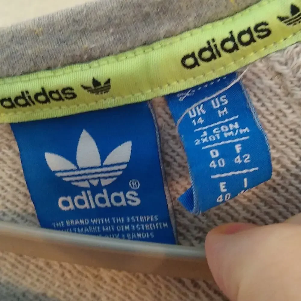 Original Adidas Women's size medium sweatshirt. Comfy and Cozy